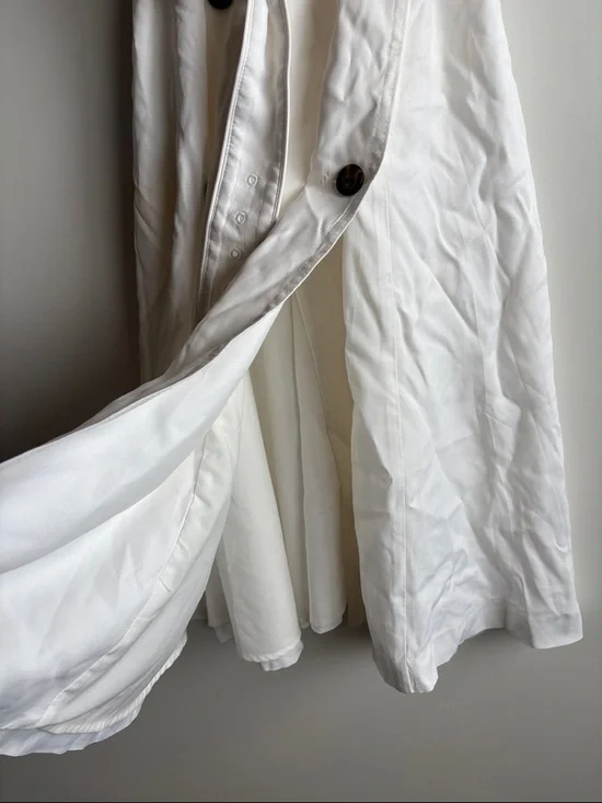 The Double Breasted Belted Flare
Dress by Ann Taylor Sleeveless White Size 10 - Picture 5 of 6